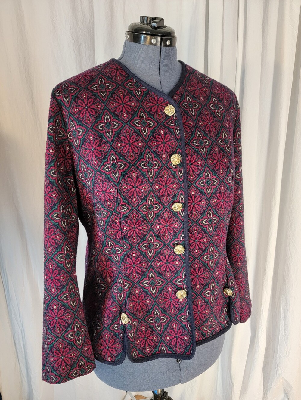 Vintage Late-'80's Women’s Burgundy Patterned Knit Jaquard Button-Front Blazer